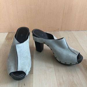 Goffredo Fantini wood heel suede clogs - size 8.5